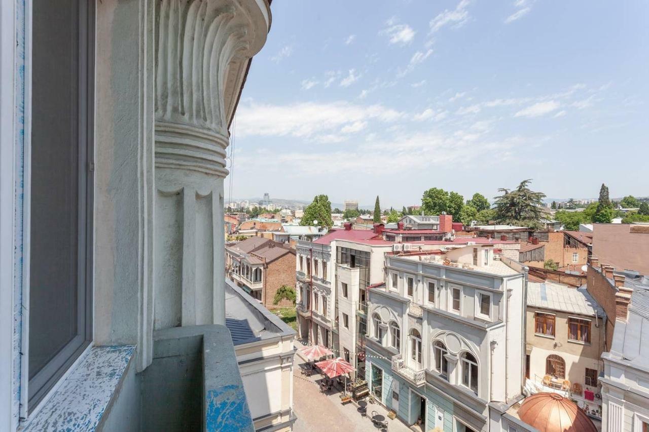 Wehost Apartment On A Colorful Street Τυφλίδα Εξωτερικό φωτογραφία